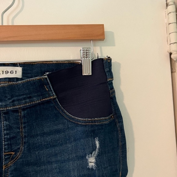 DL1916 Distressed Jess Maternity Jean in Strive - Picture 5 of 12